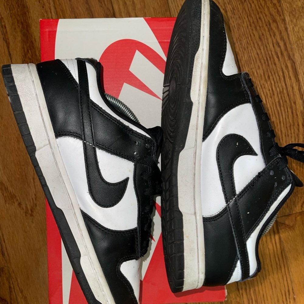 Nike dunk lows Black and White Sneakers size 8.5 men’s used comes with og box - Picture 5 of 10